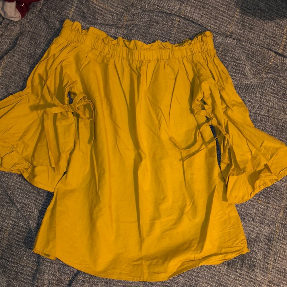 Off-shoulder shirt